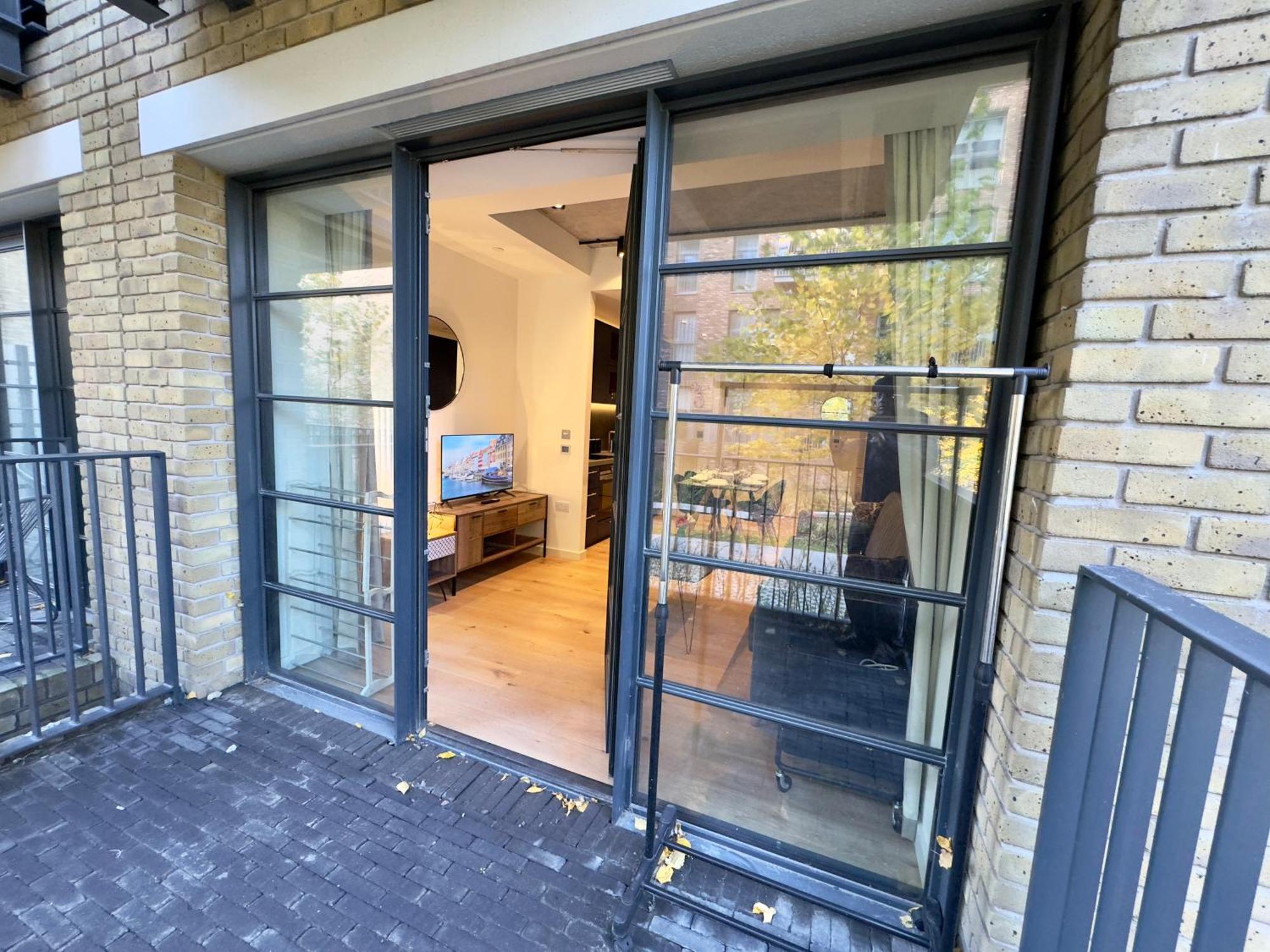 Amazing Cosy Apartment, Next To O2 Arena And Close To London Excel, Secure Parking 외부 사진