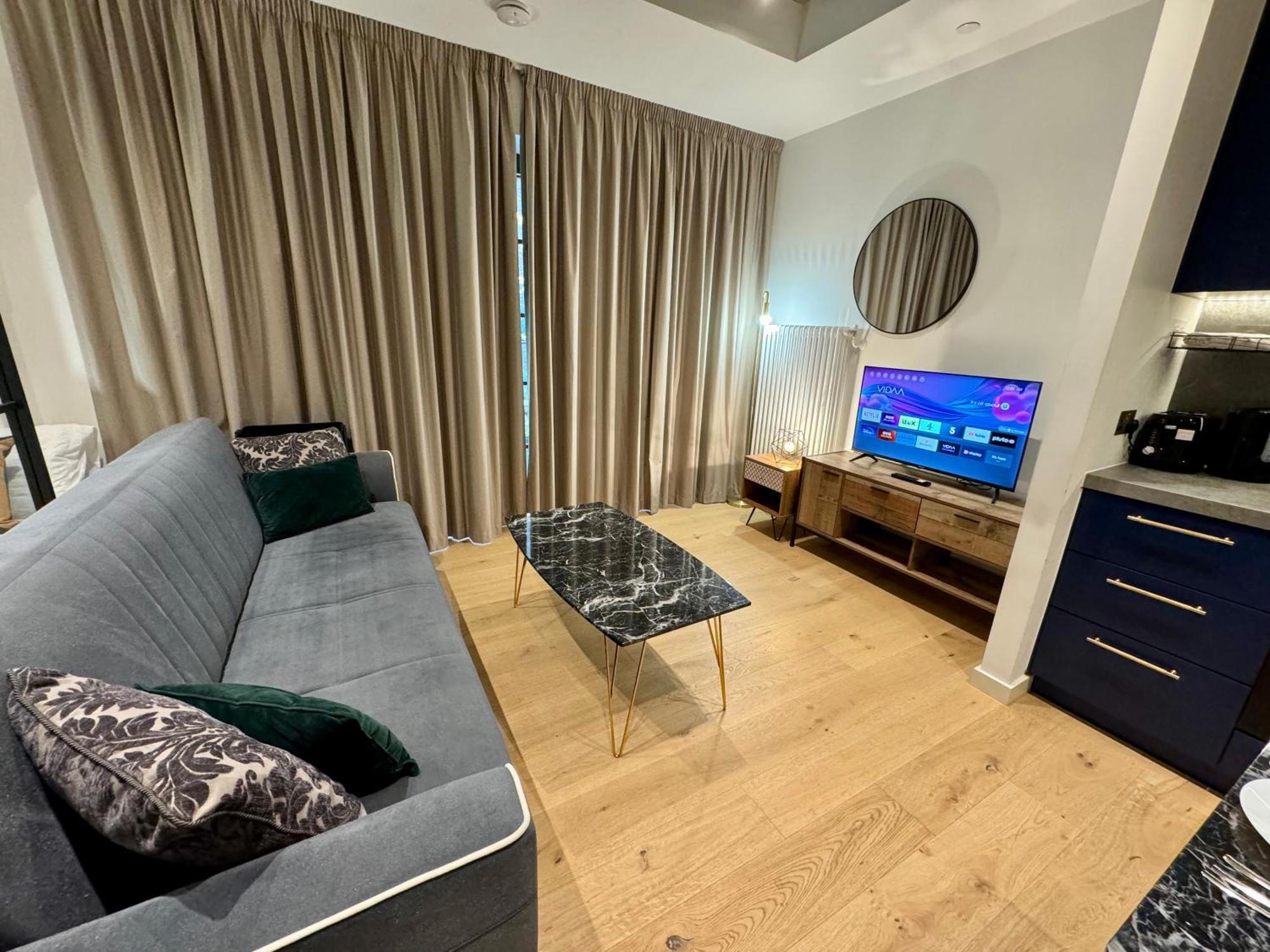 Amazing Cosy Apartment, Next To O2 Arena And Close To London Excel, Secure Parking 외부 사진